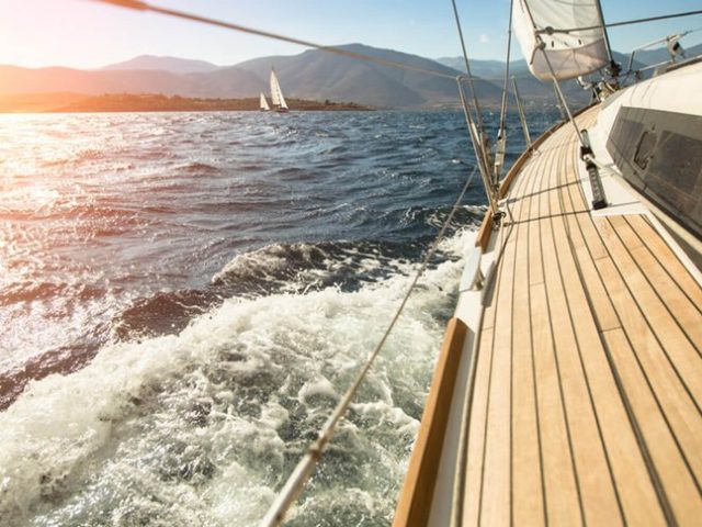 How Carbon Fiber Is Changing The Boating Industry
